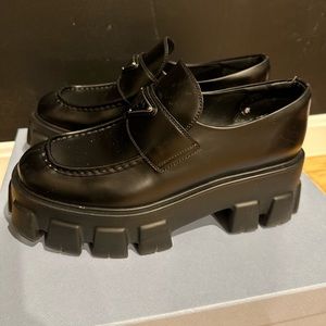 Prada Monolith Loafer Size 39 (black)